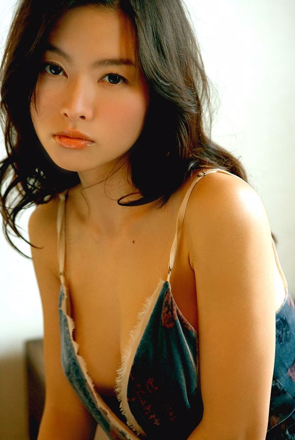 Sayaka Yoshino "Saya Yoshino" [Image.tv]