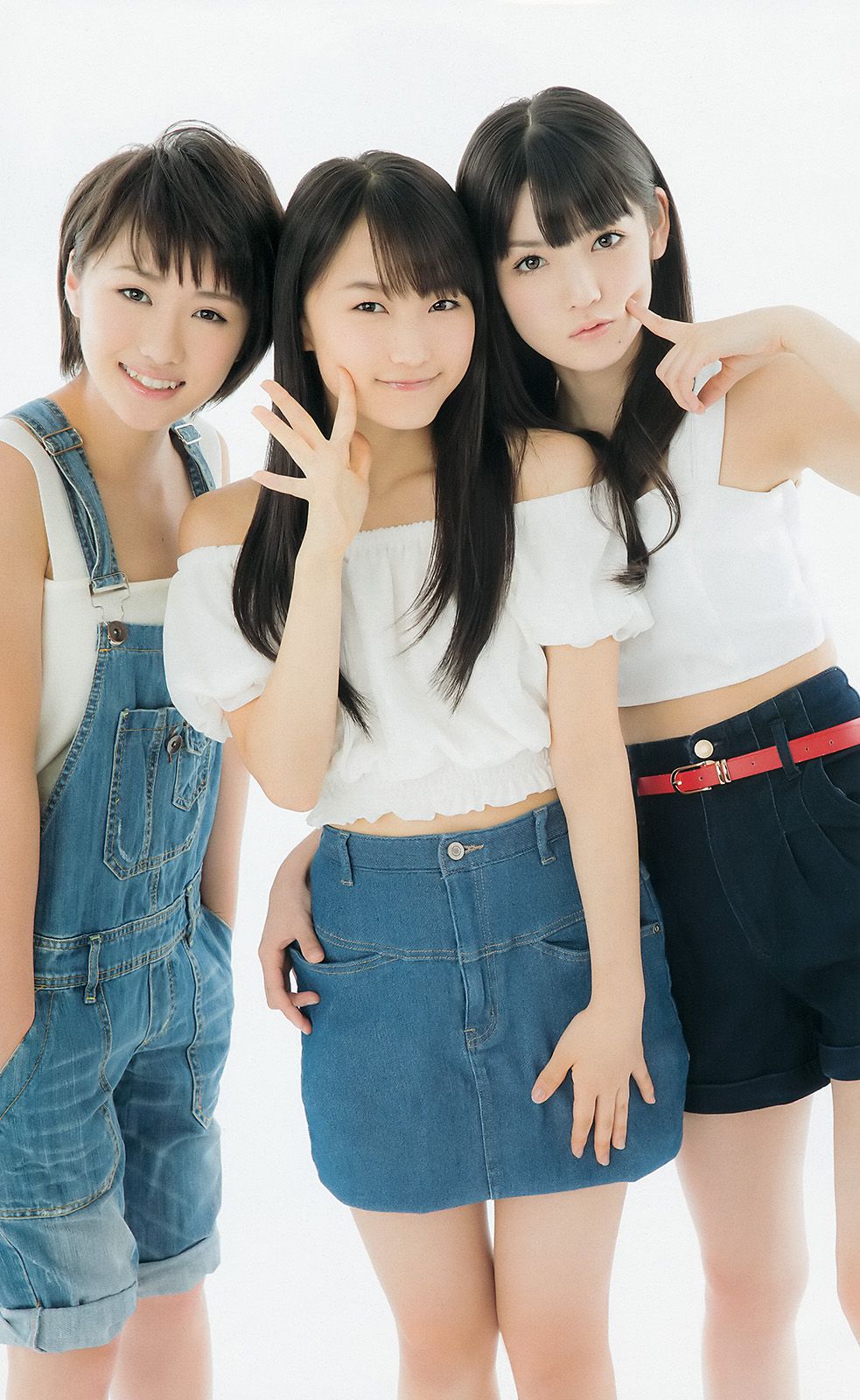 Riho Sayashi Haruka Kudo Sayumi Michishige (Morning Musume. '14) [Weekly Young Jump] 2014 No.47 Photograph Page 15 No.0ed39a