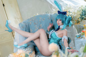 [สวัสดิการ COS] อะนิเมะบล็อกเกอร์ A Bao ยังเป็นสาวกระต่าย - กระต่ายขาว miku