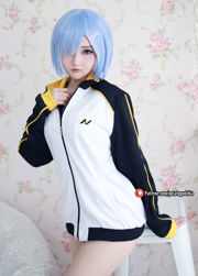 [Célébrité Internet COSER photo] Miss Coser Potato Godzilla - Rem In Subaru Jacket