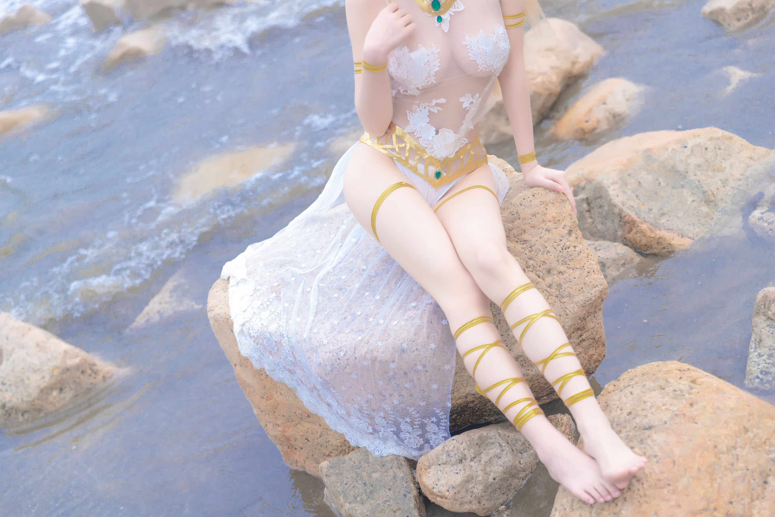 [Net Red COSER Photo] Stunning Shimizu Yuno-Marie Rose White Swimsuit Page 2 No.fcc91e