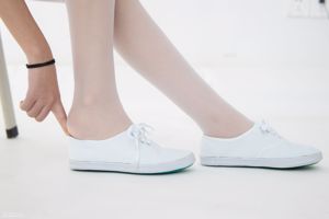 Mo Mo "Collection de chaussures en maille de soie blanche" [Fondation Sen Luo] JKFUN-050