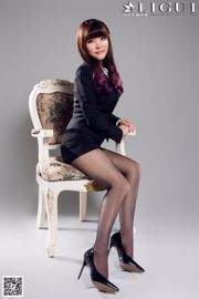 [丽 柜 贵 足 学院] Modelo Xiaoqian "Desgaste profesional de tacón alto de seda negra" Hermosas piernas y foto de pie de jade
