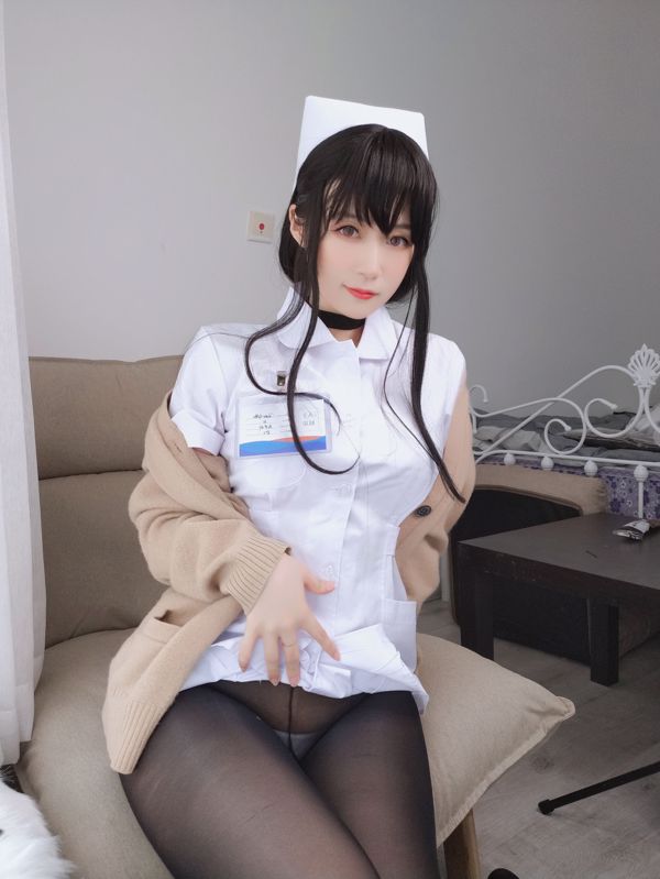 Baiyin 81 "Perawat Kecil Berambut Panjang" [COSPLAY Kecantikan]