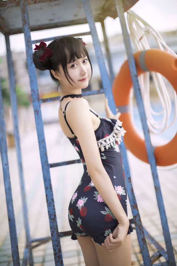 OwO "Áo tắm dâu tây"