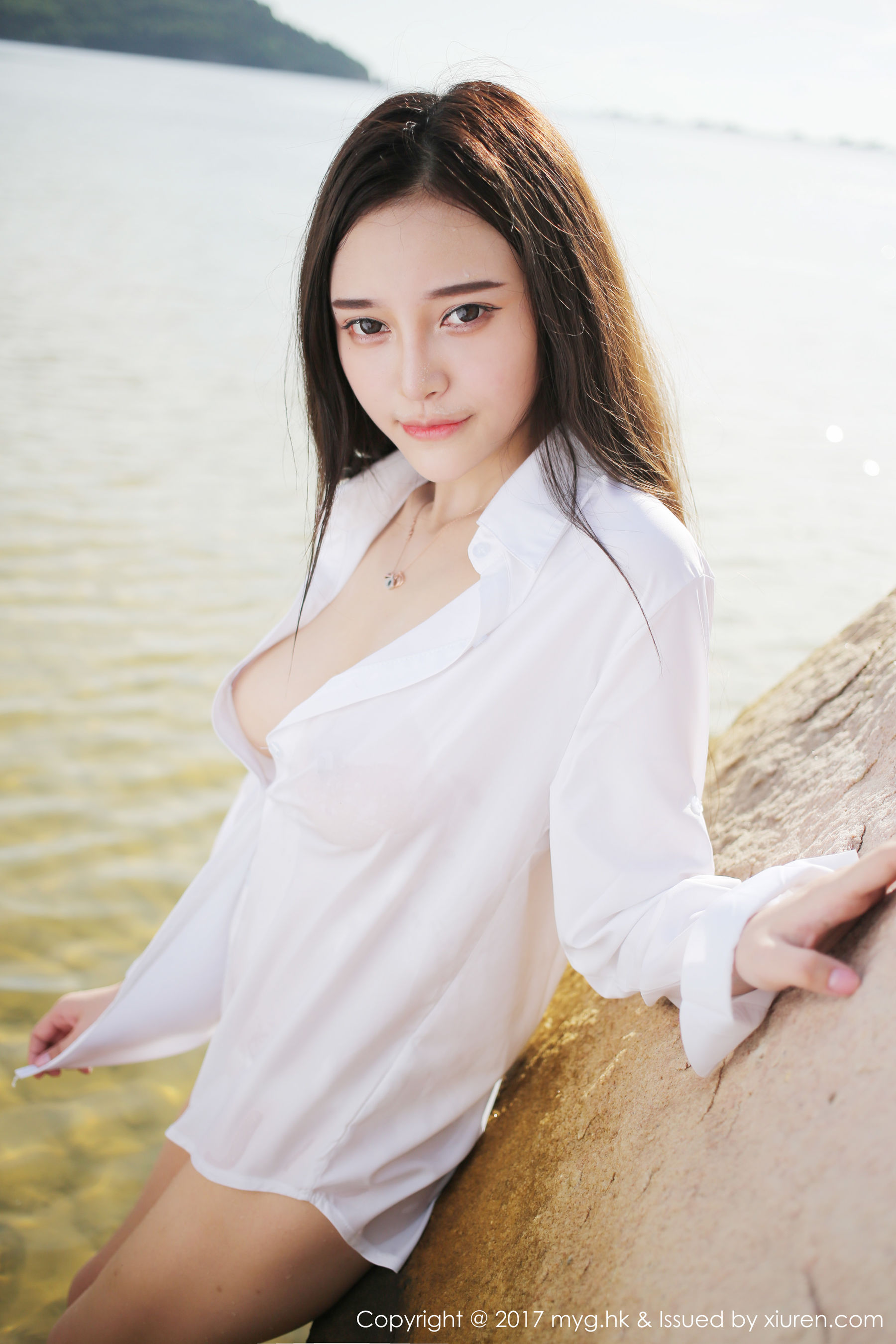 Tang Qier il "Seaside White Shirt + Short Skirt Series" [美媛馆MyGirl] VOL.259 Page 4 No.72425b