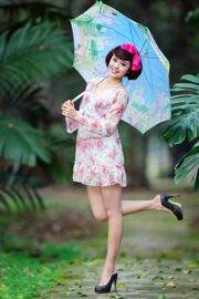 Das taiwanesische Mädchen Yin Zhi "Außenaufnahmen von wunderschönen Farbkleidern"